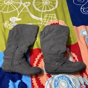 Womens faux sued boots sz 8